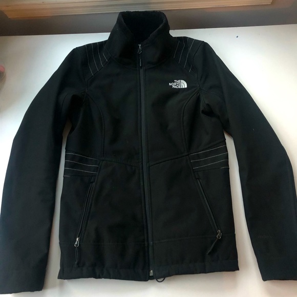 The North Face Lined Windbreaker - Picture 2 of 4